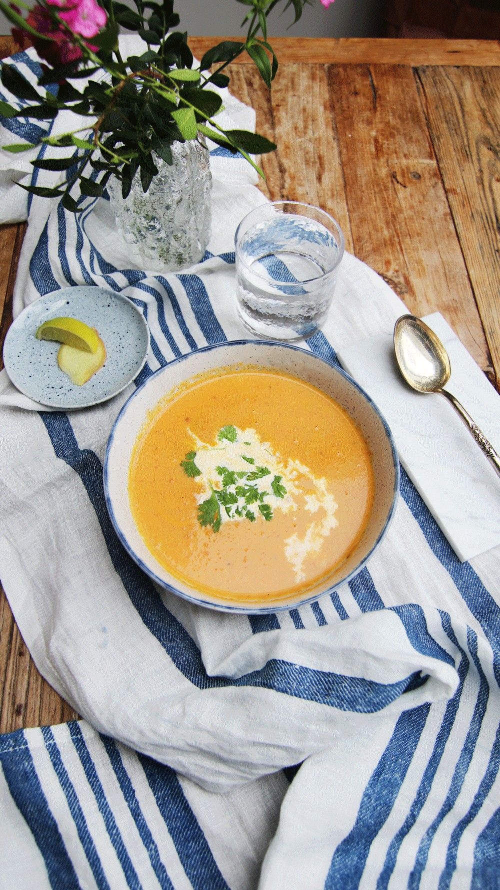 https://images.sulten.app/recipes/easy-carrot-soup-kawd.jpeg